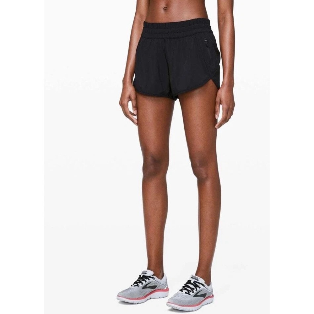 Lululemon black tracker short V black